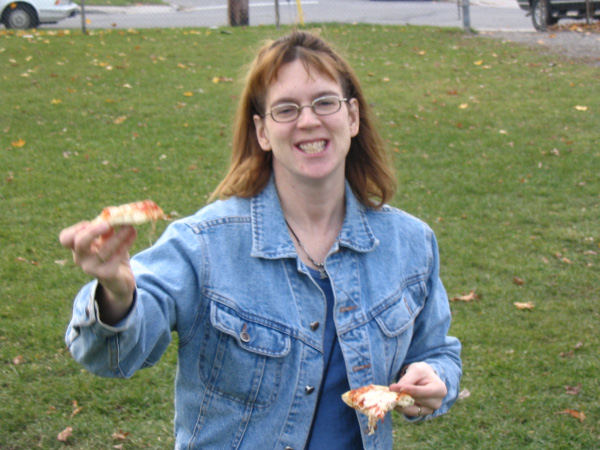 9013-bmtfl-clare-with-pizza-nov05-2005
