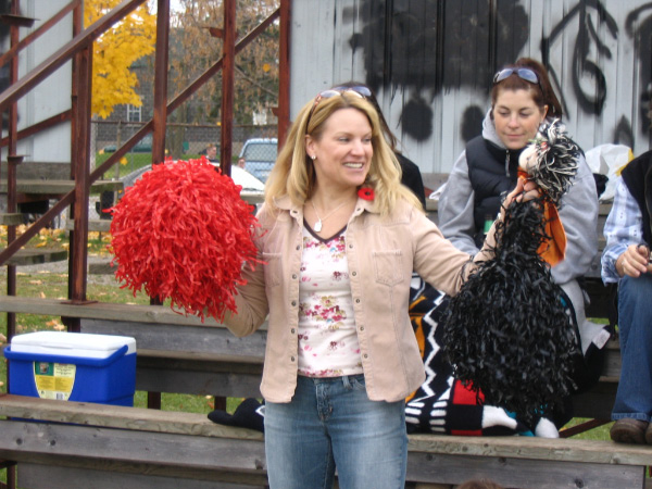 9040-bmtfl-A-real-cheerleader-nov05-2005