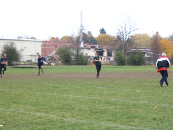 9069-bmtfl-keystorm-brad-going-nov05-2005