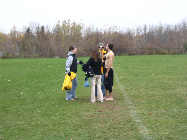 9087-bmtfl-off-field-huddle-nov05-2005