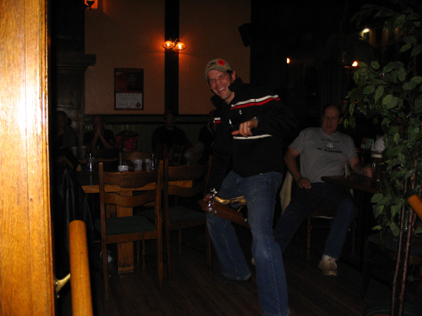 9255-bmtfl-tim-hatfield-doing-the-slipper-nov05-2005