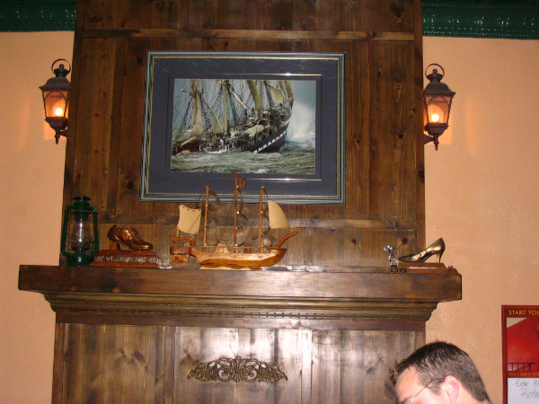 9292-bmtfl-boot-and-slipper-on-mantle-nov05-2005