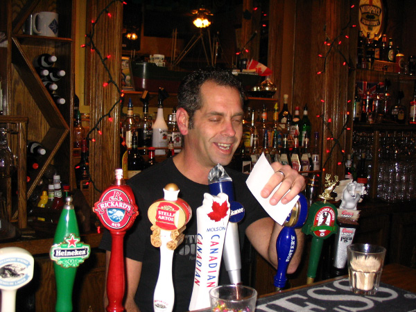 4512-bmtfl-party-000-nov18-2006