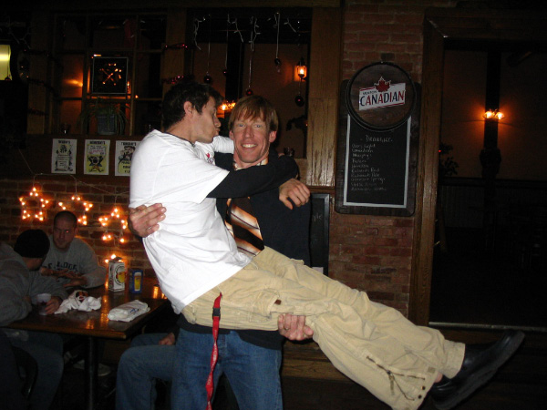 4736-bmtfl-party-greg-lifting-brad-nov18-2006