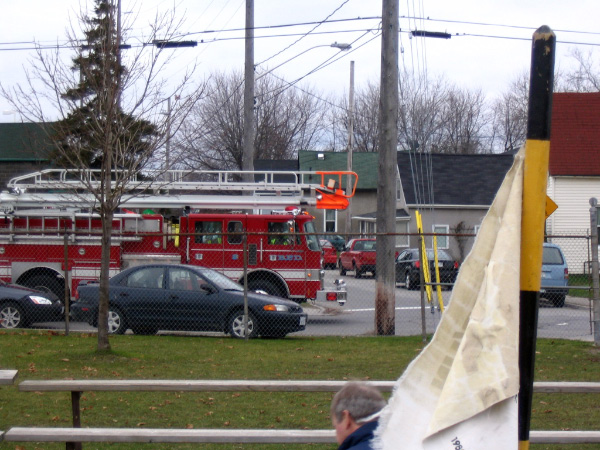 4360-bmtfl-field-fire-truck-drive-by-nov18-2006