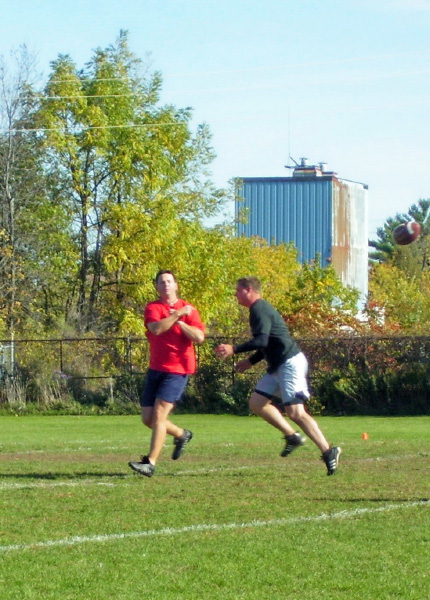 100_0892-bmtfl-mother-rush-on-quarterback-oct08-2006