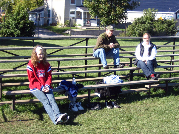 3836-bmtfl-fans-and-groupies-oct08-2006