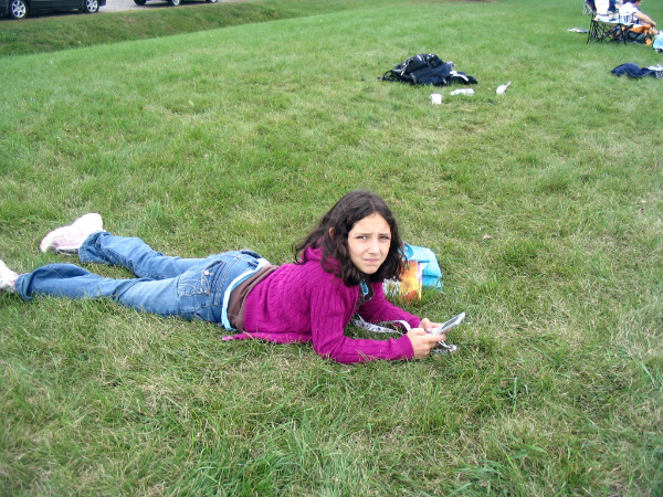 3464-BMTFL-not-watching-the-game-sept17-2006