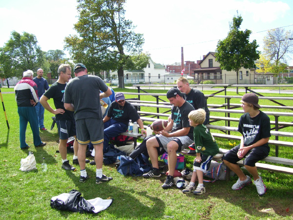 3555-0750-BMTFL-mothers-at-break-sept24-2006