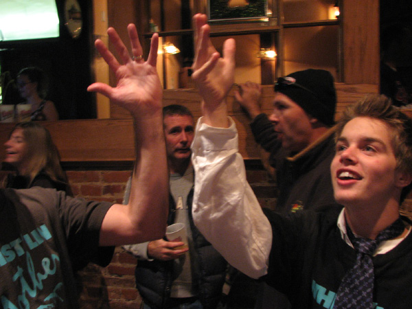 8765-BMTFL-Keystorm-party-000-nov10-2007