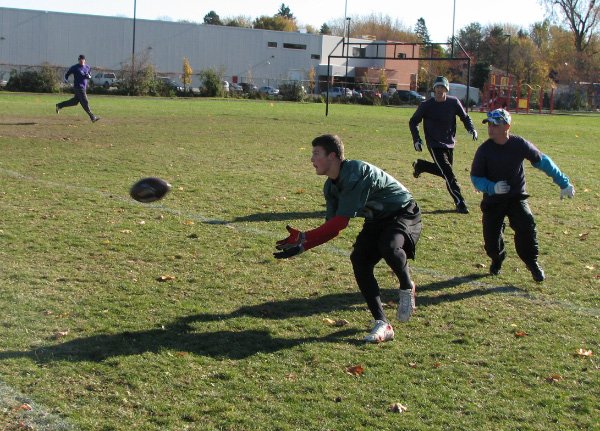 6480-BMTFL-KeyStorm-Irish-VS-Bombers-000-nov02-2008