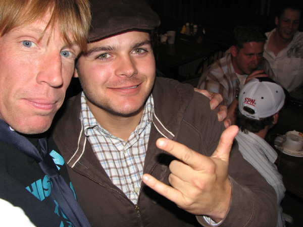 6910-BMTFL-KeyStorm-Pub-Party-000-nov08-2008